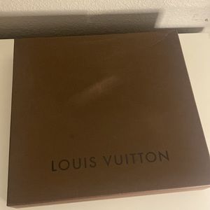 Lv nevefull box